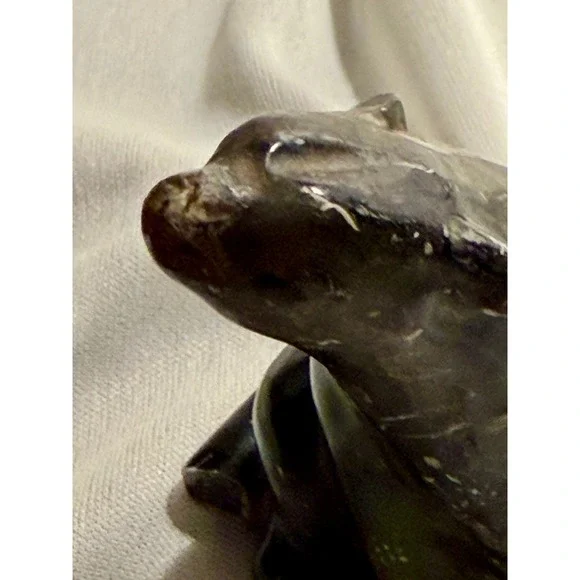 Vintage Hand Carved Soapstone Bear Seal Figurine Seated Intuit Stone Sculpture - Picture 5 of 11